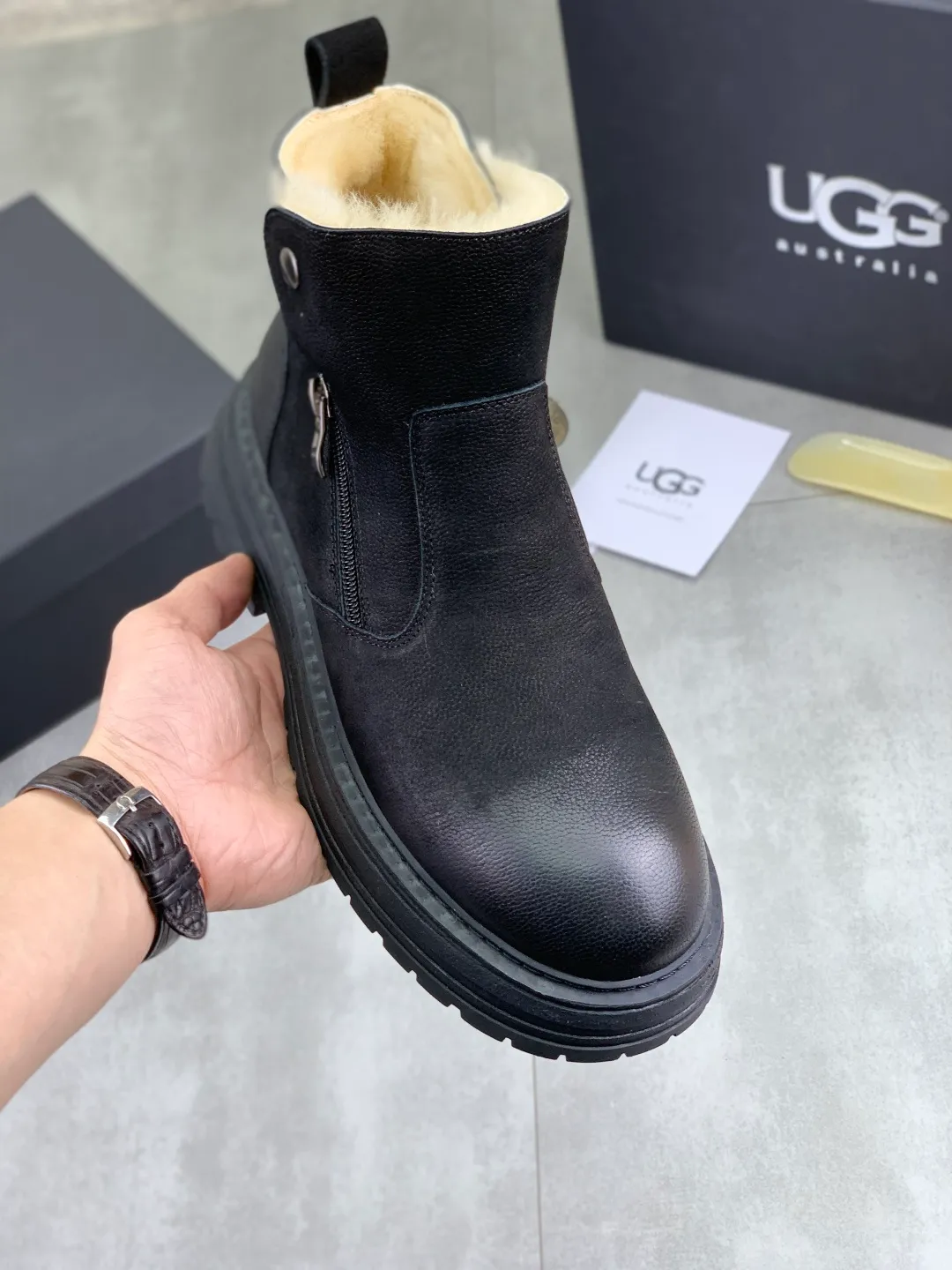 Men's men's shoes 💰P660 New arrival 🆕🆕🆕 IUGGI Men's British retro Martin boots Winter new men's outdoor hiking boots First layer of cowhide on the outside and wool on the inside Comfortable and warm Rubber sole sole Non-slip and firm Trendy and fashionable Casual and versatile Size: 38-44 (45 customized) Color: three colors